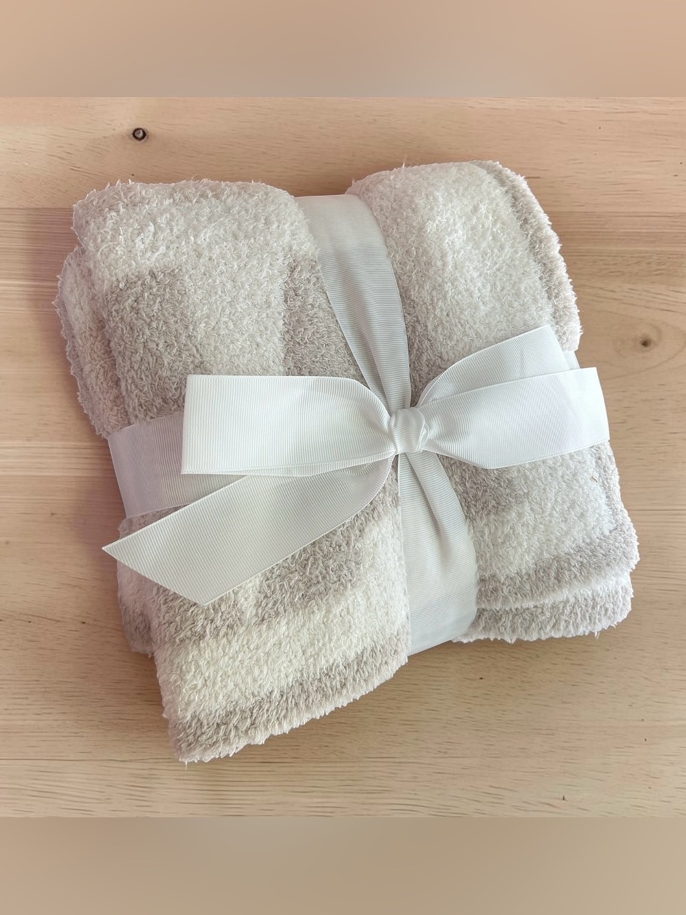 NWOT Cozy Feather Yarn Mama Throw Blanket Cream Tan Baby Gift - 40” x 30” - Picture 2 of 4